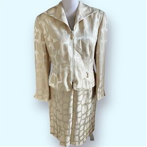 Vintage Christian Dior Women’s Silk suit set size 10 Jacket Skirt Outfit